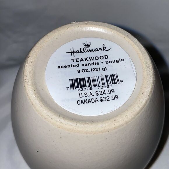 HALLMARK Acorn Teakwood Scented Candle-8 oz - Picture 6 of 6